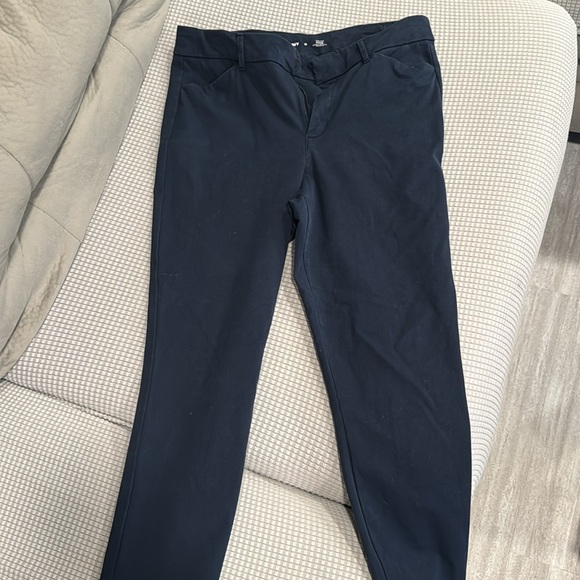 Old Navy high rise pixie dress pants. Size 12. In good condition! - Picture 2 of 3